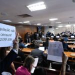 Mercado joga contra o país, afirmam ministros