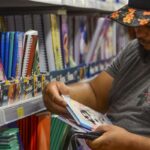 Preços de material escolar podem variar até 269% em papelarias de SP
