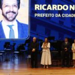 Após ano marcado por enchentes, prefeito eleito de POA é empossado