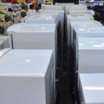 Setor de comércio e serviços de SP criou 357 mil empregos em 2024