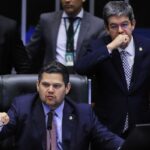 Bolsonaro nega tentativa de golpe e diz esperar por “ajuda externa”