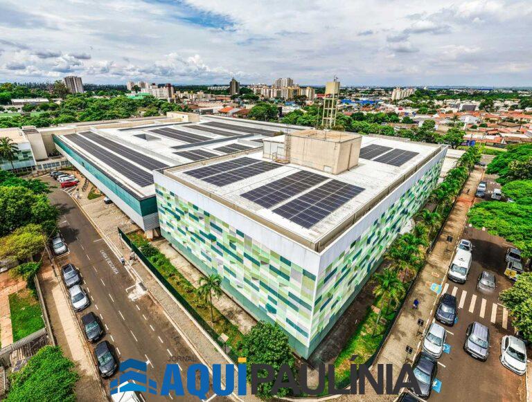 Vista aérea da usina solar fotovoltaica, instalada no telhado do hospital (Divulgação: CPFL Energia)