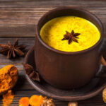 Polícia apreende 100 garrafas de destilados em bar onde mulher teria sido intoxicada por metanol