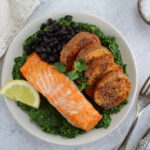 Câmera corporal flagra PMs do Bope furtando casa durante operação no Alemão, no Rio