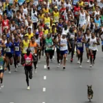 Homem empurra mulher e filha de carro em movimento e é preso em Atibaia (SP)