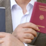 Artista baiano César Romero morre aos 74 anos após engasgar em casa