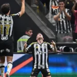 Meta lança ferramenta de IA que edita fotos automaticamente no Facebook