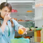 Homem é morto a facadas e tem órgão genital decepado na frente do filho