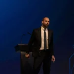 Xadrez domina o street style da Semana de Moda de Nova York; veja