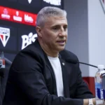 Como criar uma playlist de música perfeita para alguém que você ama