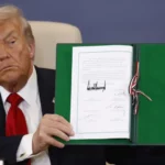 Rei Charles considera retirar título de ‘duque de York’ de príncipe Andrew