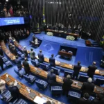 “Não sou nem pai nem irmão do Vinícius Jr.”, diz Ancelotti