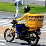 Ancelotti mantém base com 4-2-4 e testa Militão na lateral da seleção