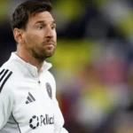 Celebridades baixinhas que se tornaram gigantes em sucesso: Quem é a mais pequenina?