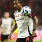 Filha encanta ao ensinar o pai a falar inglês: “Por isto pago internet”