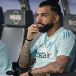 Max Ehrich, ex-noivo de Demi Lovato, é preso na Flórida por agressão