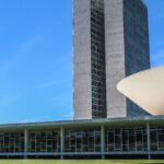 Bolsa cai após 15 altas seguidas e interrompe sequência de recordes