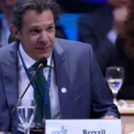 Preocupado, Flamengo tenta blindar jovem vaiado em jogo contra o Fluminense