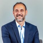 Moraes e Dino votam para manter prisão de Bolsonaro; relator vê descumprimento reiterado de ordens do STF