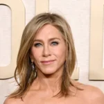 Vitor Roque brilha, Palmeiras vence Santos e abre vantagem para o Flamengo