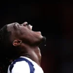 Katy Perry mostra nova foto da filha nos bastidores da nova turnê