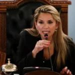 Angelina Jolie faz visita surpresa à cidade de Kherson, na Ucrânia