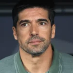 Morre Patricia Routledge, estrela de Keeping Up Appearances, aos 96 anos