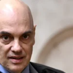 Novo Mercedes-Benz Classe E elétrico é flagrado com visual reformulado