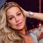 Aurora boreal ‘pinta’ céu dos EUA de verde e rosa e há imagens magníficas