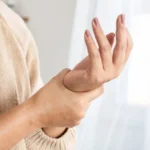 Advogado é encontrado sem roupas e morto dentro de carro em Anápolis