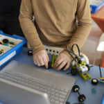 Dólar e Bolsa caem após fim da paralisação nos EUA, com temporada de balanços no radar