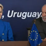 Virginia e Vini Jr. posam em evento de Natal