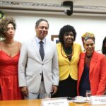 Felipe Neto expõe sofrimento com transtornos mentais