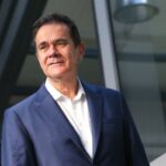 Dólar tem leve queda e permanece acima de R$ 5,40