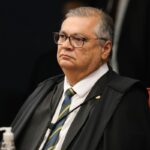 Saory mostra como ficou carro após tentativa de assalto a caminho da Record