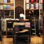 Carlos posta foto antiga do pai em cama de hospital após cirurgia de 3h30