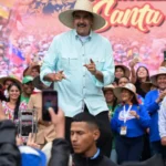 Dólar abre estável nesta quinta-feira após Copom manter Selic a 15% e EUA cortar juros