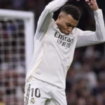 Avião com deputado e vereador faz pouso forçado e pega fogo