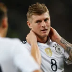 Bolsonaro apresenta crise de soluços e pressão alta após procedimento