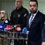 Dólar segue pressionado por Fed em meio a PIB do Brasil