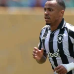 Bolsonaro é encaminhado ao centro cirúrgico para novo procedimento para amenizar soluços