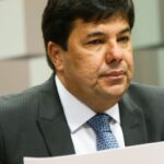 Vacina contra dengue começará a ser aplicada em profissionais da saúde em janeiro