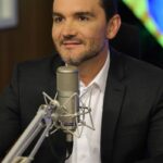 Dólar tem leve queda e permanece acima de R$ 5,40