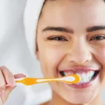 Incoerente, Tarcísio defende privatizações mas cobra Lula pela Enel