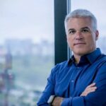 Seis morrem e 16 ficam feridos após carreta atingir van na BR-116 no Paraná