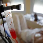 Famosos em looks iguais: Quem ficou melhor?