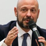 MEC ignora fila e libera pós-graduação para instituto de André Mendonça, do STF