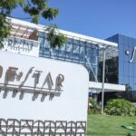 Erika Januza recebe visita surpresa do namorado, Arlindinho, em Pernambuco