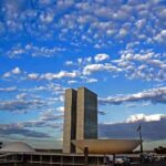 Chevrolet Bolt 2027 ganha mais autonomia sem mudar a bateria