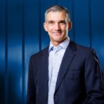 Dois suspeitos de atacar cão Orelha estão na Disney; polícia quer evitar protesto no aeroporto